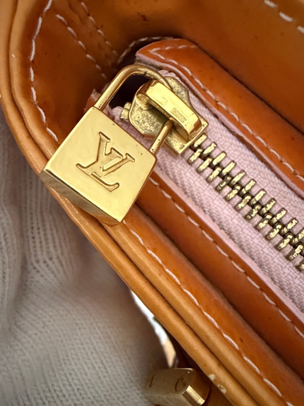 Louis Vuitton Amber Vernis Monogram Tote - Picture 12 of 13